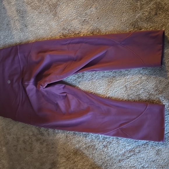 Lululemon Crop Purple Leggings Size 6 - Picture 3 of 5